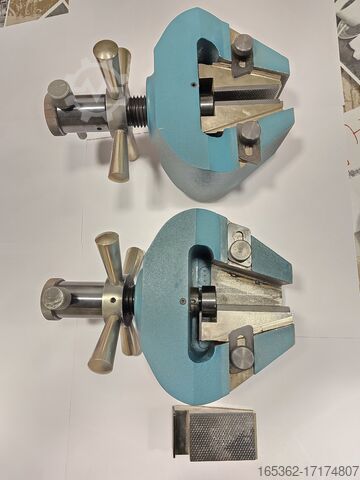 Клиновое зажимное устройство 100кН Tinius Olsen HW14 100KN Kleispannzeug