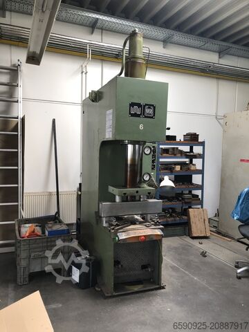 гидравлический пресс VEB Wema Zeulenroda PYE40 S/1M