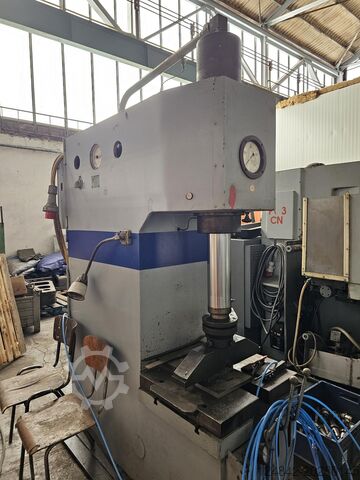 гидравлический пресс Metallist P6326