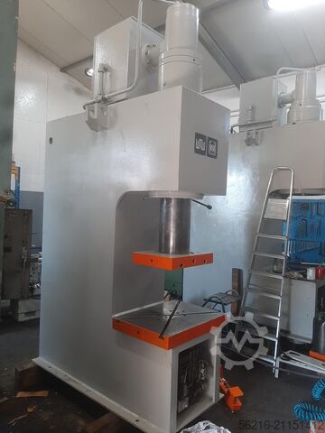 Гидравлический пресс с выталкивателем WMW Zeulenroda PYE 100 S1M with ejector