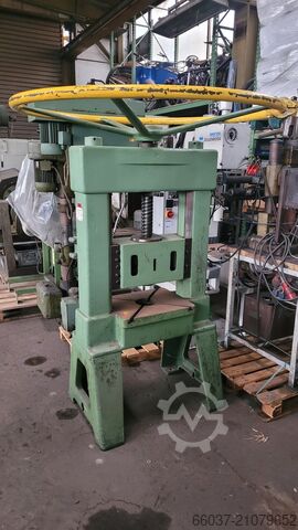 ручной шпиндельный пресс VEB Pressenwerk Morgenröthe PSGZ 25