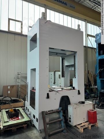 Автоматический вырубной пресс с двойной колонной HAULICK & ROOS RBD250-1250