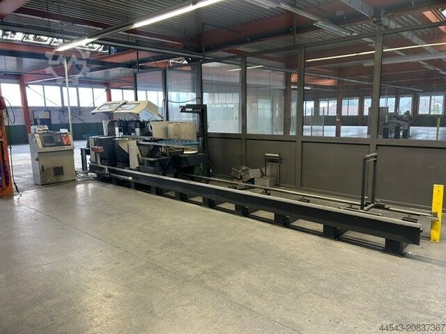 двойная торцовочная пила Elumatec DG 244/02