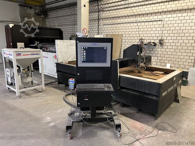 Установка для резки водой с насосом KMT MULTICAM V-204-W