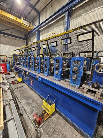 Двухвалковая линия формовки стоек и направляющих профилей Bradbury 