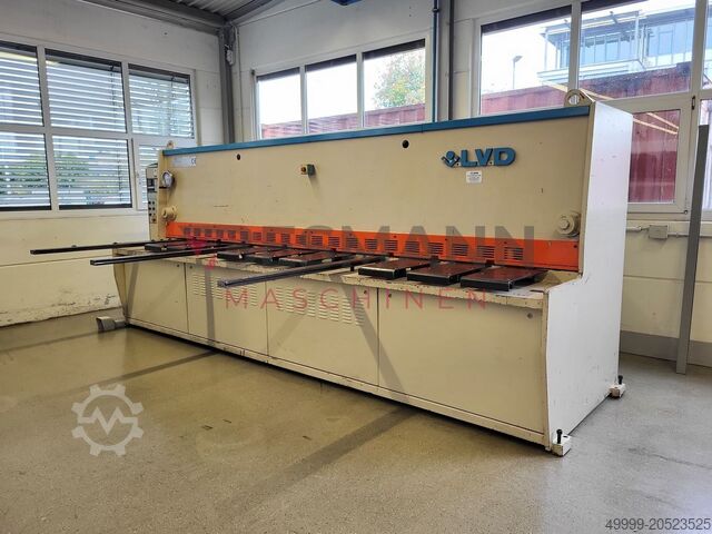 Гильотинные ножницы LVD HST - C 40/6