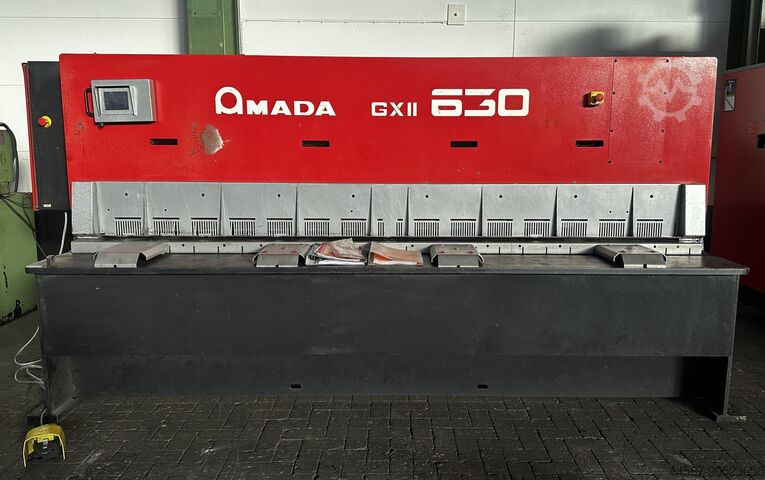 Гидравлические гильотинные ножницы Amada GX II 630