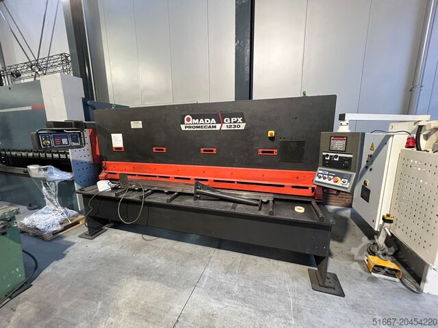 гидравлические гильотинные ножницы amada GPX 1230