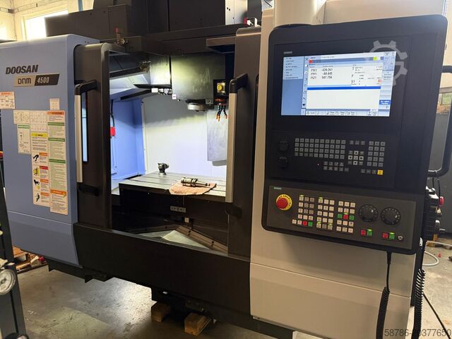 вертикальный обрабатывающий центр Doosan DNM 4500