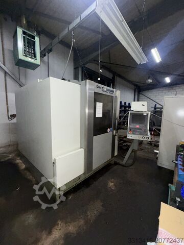 вертикальный обрабатывающий центр Deckel Maho DMC 63V