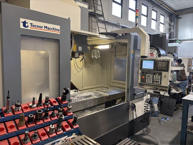 вертикальный обрабатывающий центр Akira Seiki V 5.5 XP