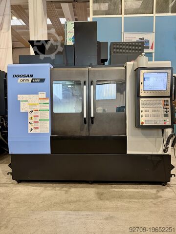 ВЕРТИКАЛЬНЫЙ ОБРАБАТЫВАЮЩИЙ ЦЕНТР DOOSAN DNM 4500