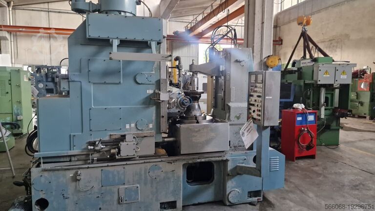 Зубофрезерный станок Liebherr L652