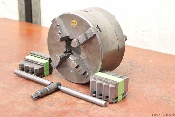 Четырехкулачковый патрон Röhm Ø 200 mm  Camlockbefestigung