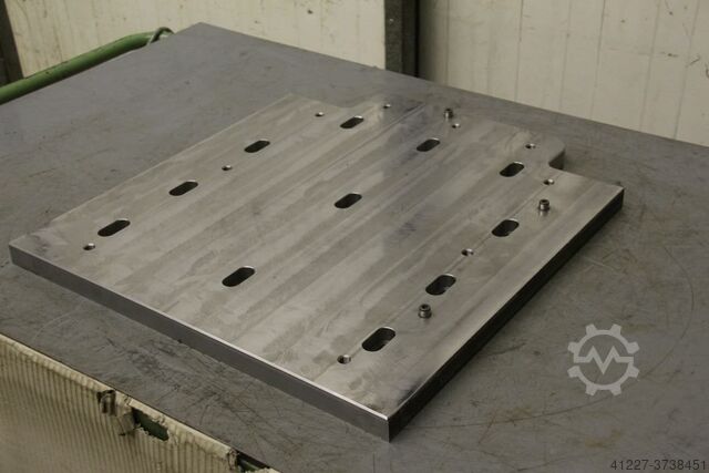 Зажимная плита с канавками unbekannt 525/585/H28 mm