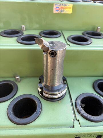 Державка токарно-отделочная SK40 × 40 × 40 DIN 69871 – с пластиной Uchwyt tokarsko-wykańczający SK40 × 40 × 40 DIN 69871 – z płytką Uchwyt tokarsko-wykańczający SK40 × 40 × 40 DIN 69871 – z płytką