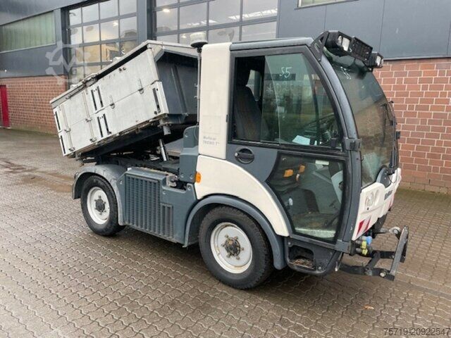 Кастомизированный фургон Hako Multicar Tremo X56 4x4