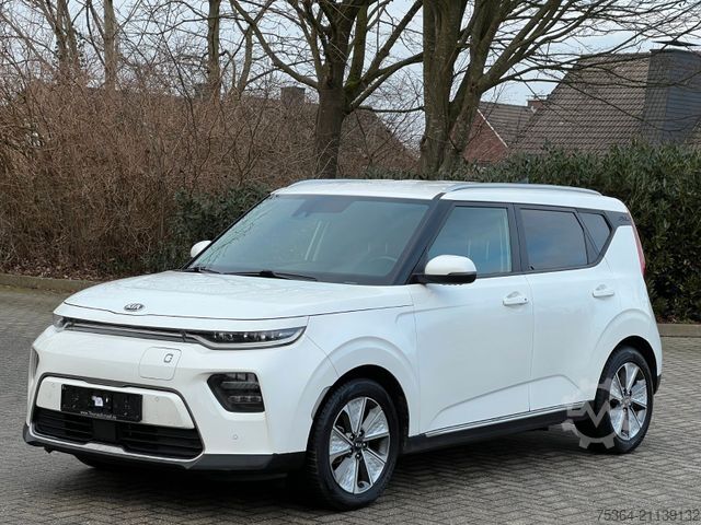 Фургон KIA Soul e-Soul DynamicLine 64 kWh LED Navi Kamera