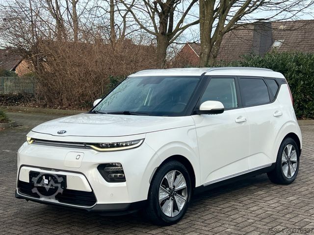 Фургон KIA Soul e-Soul DynamicLine 64 kWh LED Navi Kamera