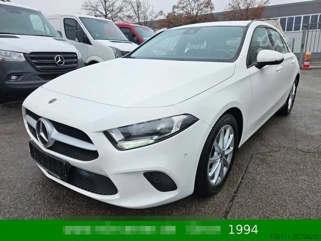 Фургон MERCEDES-BENZ A 200 Automatik Navigation Komfort-Fahrwerk