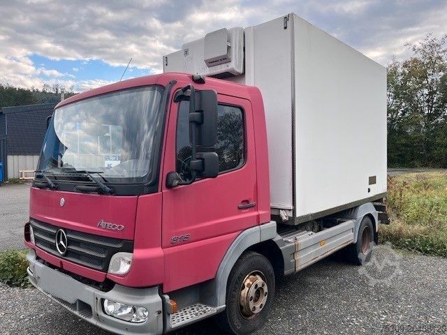 Фургон-рефрижератор MERCEDES-BENZ 815 Thermoking mit Rohrbahnen TÜV 10/26