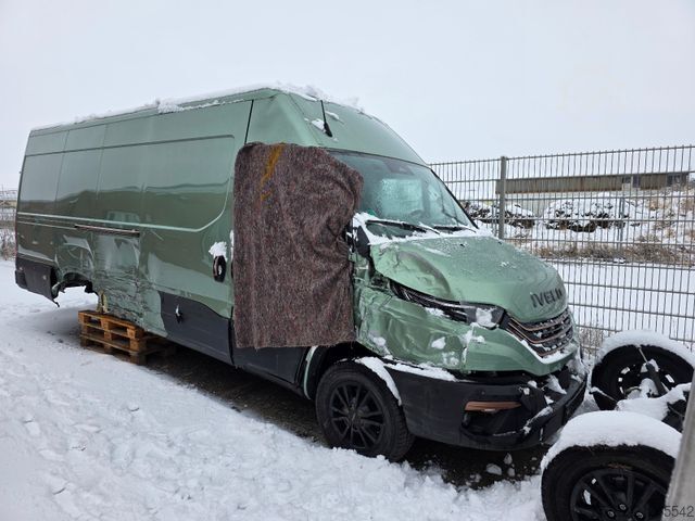 Фургон с высокой крышей IVECO 35S18 Kastenwagen Maxi hoch&lang, Unfall