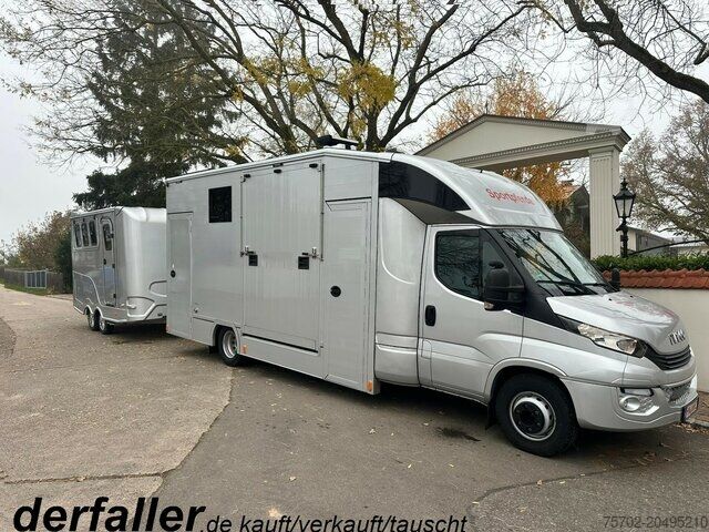 Скотовоз Iveco Daily mit Steinsberger 5 Pferde, 2 Wohnungen