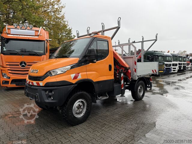 Фургон с краном на шасси грузовика Iveco Daily 55S18W 4X4 Palfinger PK 7.501