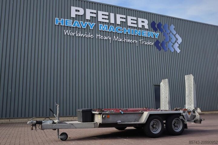 Прицеп Ifor Williams 2HB, 2 оси, грузоподъемность 2 856 кг, включая погрузку Ifor Williams 2HB 2 Axel Trailer, 2.856 kg Capacity, Incl Loadin