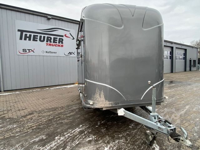 Прицеп для перевозки лошадей  2 A Hengstemodell,Sattelk. mit Bett