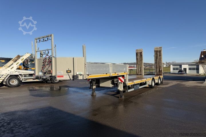 Низкорамный полуприцеп Doll S2H Tieflader / Swiss-Vehicle