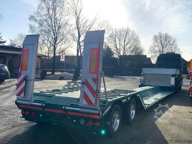 Низкорамный полуприцеп PAVIC 2-Achs Forstmaschinen Tieflader Typ: STLT2Z