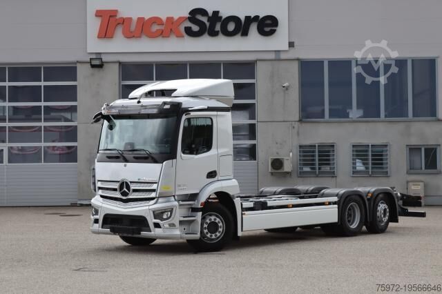 Автомобиль с заменяемым кузовом  eActros 400 L