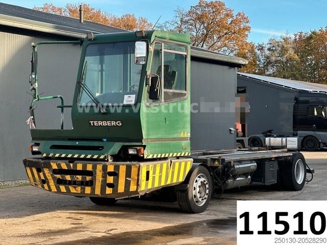 Автомобиль с заменяемым кузовом Terberg YT 222 Rangierfahrzeug BDF Sattelplatte