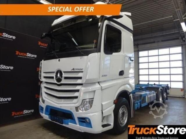 Автомобиль с заменяемым кузовом  Actros 2551LL LENKACHSE BDF