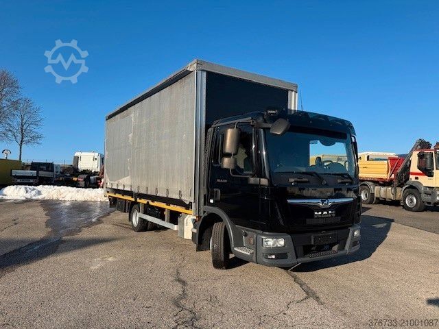 Бортовой грузовик с тентом MAN TGL 8.220 4x2 BL ¤6D 8,6to. Innenhöhe 2,6 LBW
