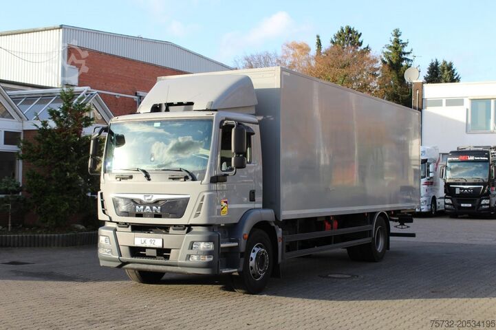 Бортовой грузовик с тентом MAN TGM 18.290 Plane-Koffer 7,5 m Klima 499TKm