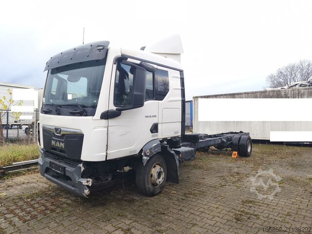 Шасси MAN TGL 12.250 Euro6 4x2 AHK