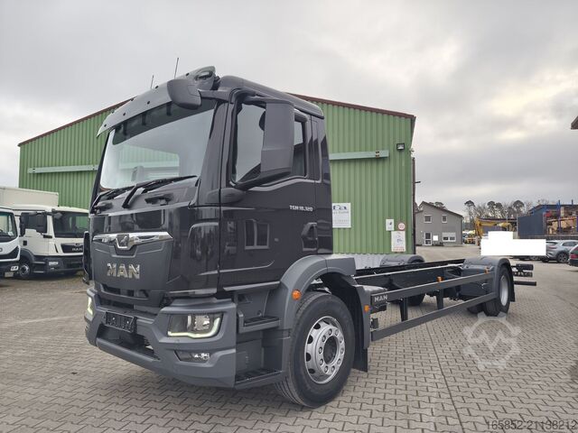 Шасси MAN TGM 18.320 4x2BL CH Fahrgestell Euro 6 Rechtsle...