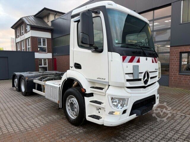 Шасси грузовика Mercedes-Benz 2533 6x2 Antos Euro6