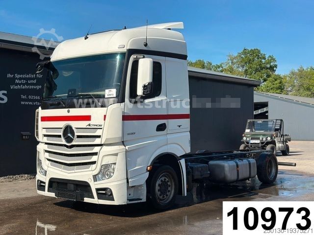 Шасси грузовика MERCEDES-BENZ Actros 1833 4x2 Fahrgestell Euro6