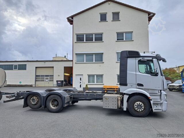 Шасси грузовика Mercedes Benz Actros 2745 6x2