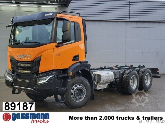 Шасси грузовика Iveco X-Way AD300X42Z 6x4, Motorabtrieb