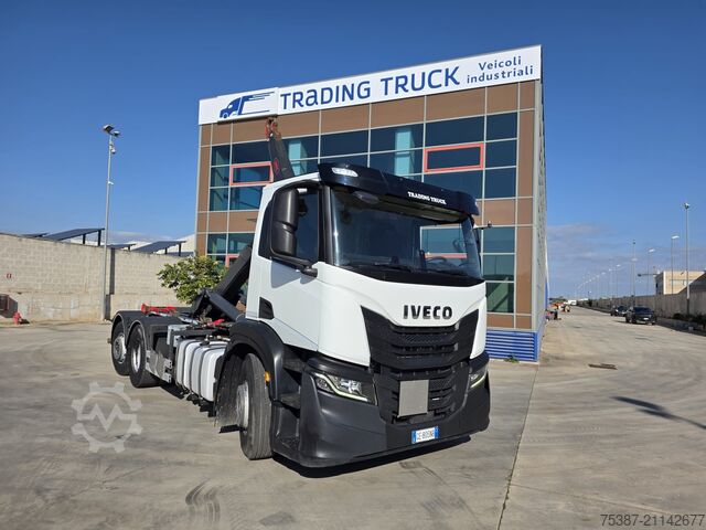 крюковой мусоровоз Iveco 260S48