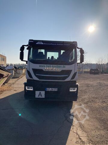 самосвал Iveco Magirus