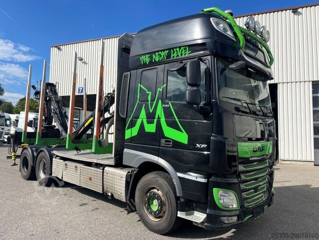 Лесовоз DAF FAT XF 530 SSC, Holztransport, Greifer mit Säge