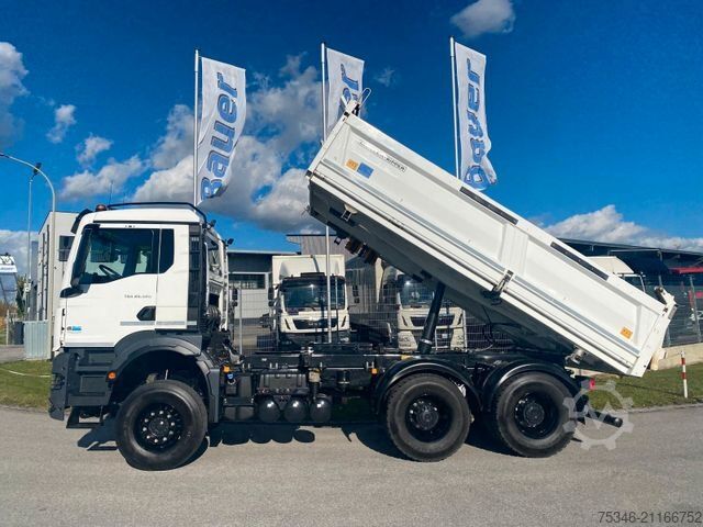 Трехсторонний самосвал MAN TGS/26.520/6x4 BL/Bordmatik/Retarder/90to/25 tkm