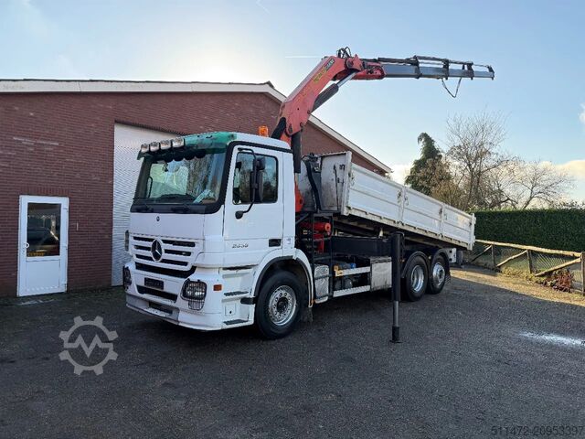 Трехсторонний опрокидыватель Mercedes-Benz Actros 2536 / 6X2 / Kipper/Kraan / Palfinger PK...