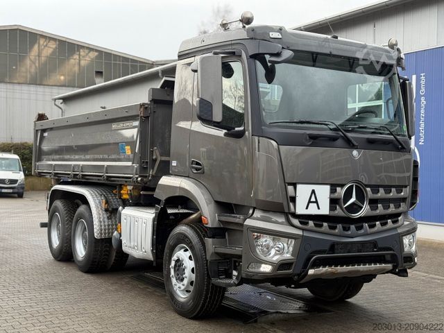 Трехсторонний самосвал MERCEDES-BENZ Arocs 2646 6x4 Kipper MEILLER Bordmatik