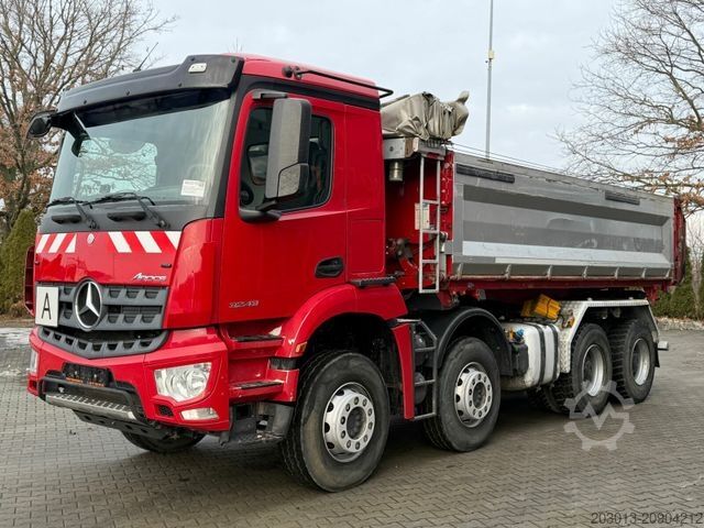 Трехсторонний самосвал MERCEDES-BENZ Arocs 3243 8x4 Kipper Schwarzmuller Bordmatik